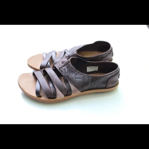 NWOT Sorel sandals - Picture 10 of 13